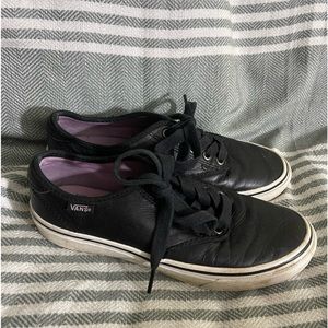 Vans Black Leather Low Top Skater Size 6.5‎